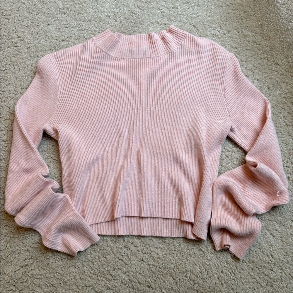 Brandy Melville light pink cropped sweater